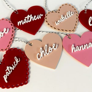 Mots-clés Saint-Valentin | Etiquettes coeur en acrylique avec nom personnalisé 3D | Etiquettes cadeaux découpées au laser