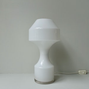Große klassische 2-leuchte Murano mundgeblasen handgemacht 1990er Jahre Pilz Glas Tischlampe Schreibtischlampe Italienisch Venezianer edel milchweiß Mid Century