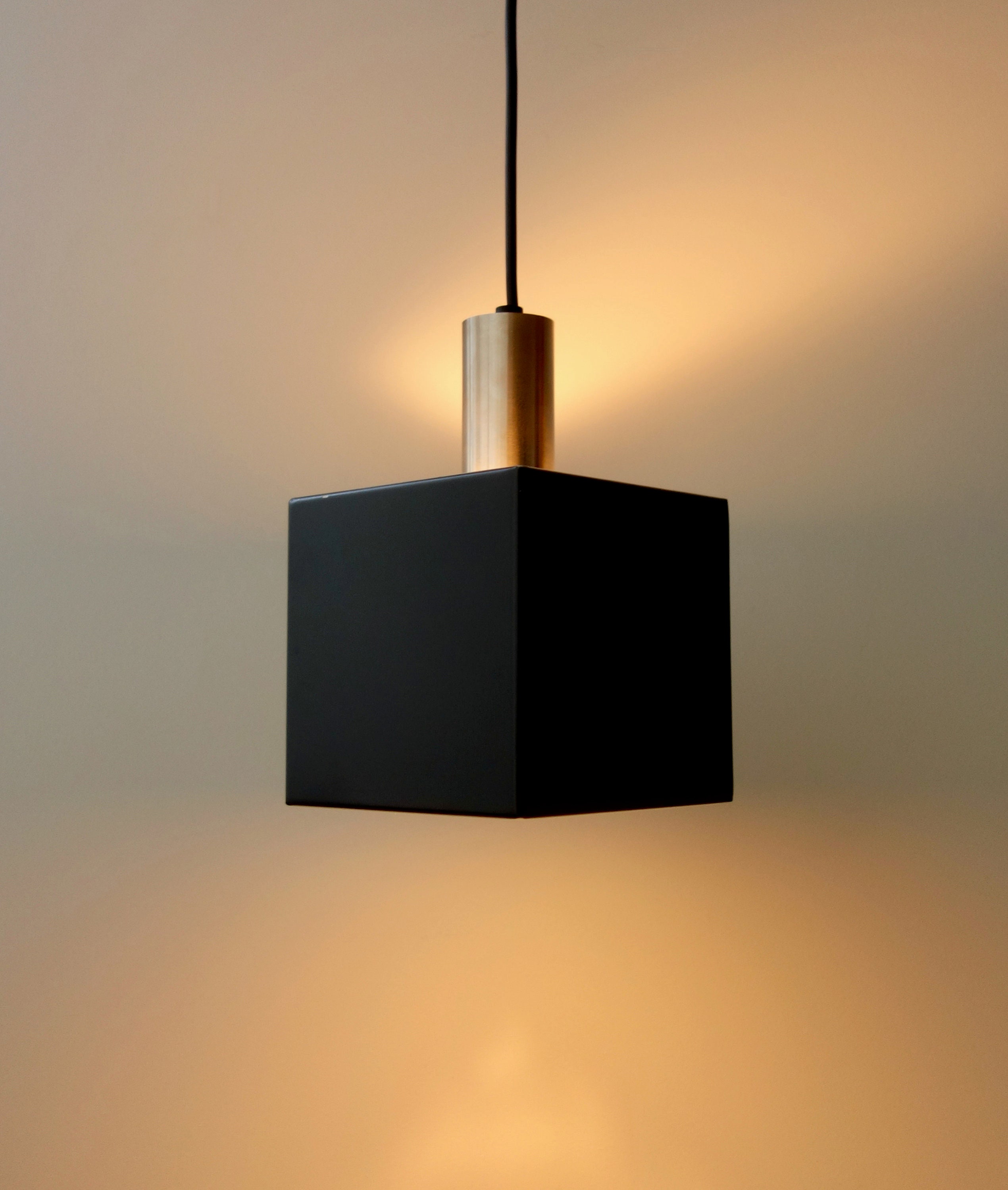 定番の中古商品 Vintage Rectangular Small Philips Black Metal Hanging フロアスタンド