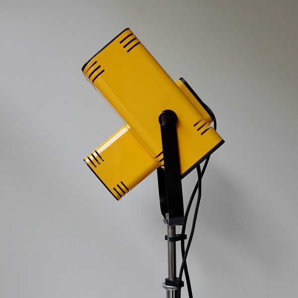 Great condition 2 lights yellow vintage adjustable floor lamp mid century modern pop art design standing light spot lights 1970s seventies