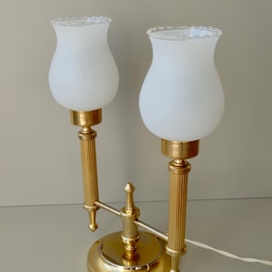 French double shade brass & glass Hollywood Regency table lamp light 1970s mid century etched classy 2 lights gold