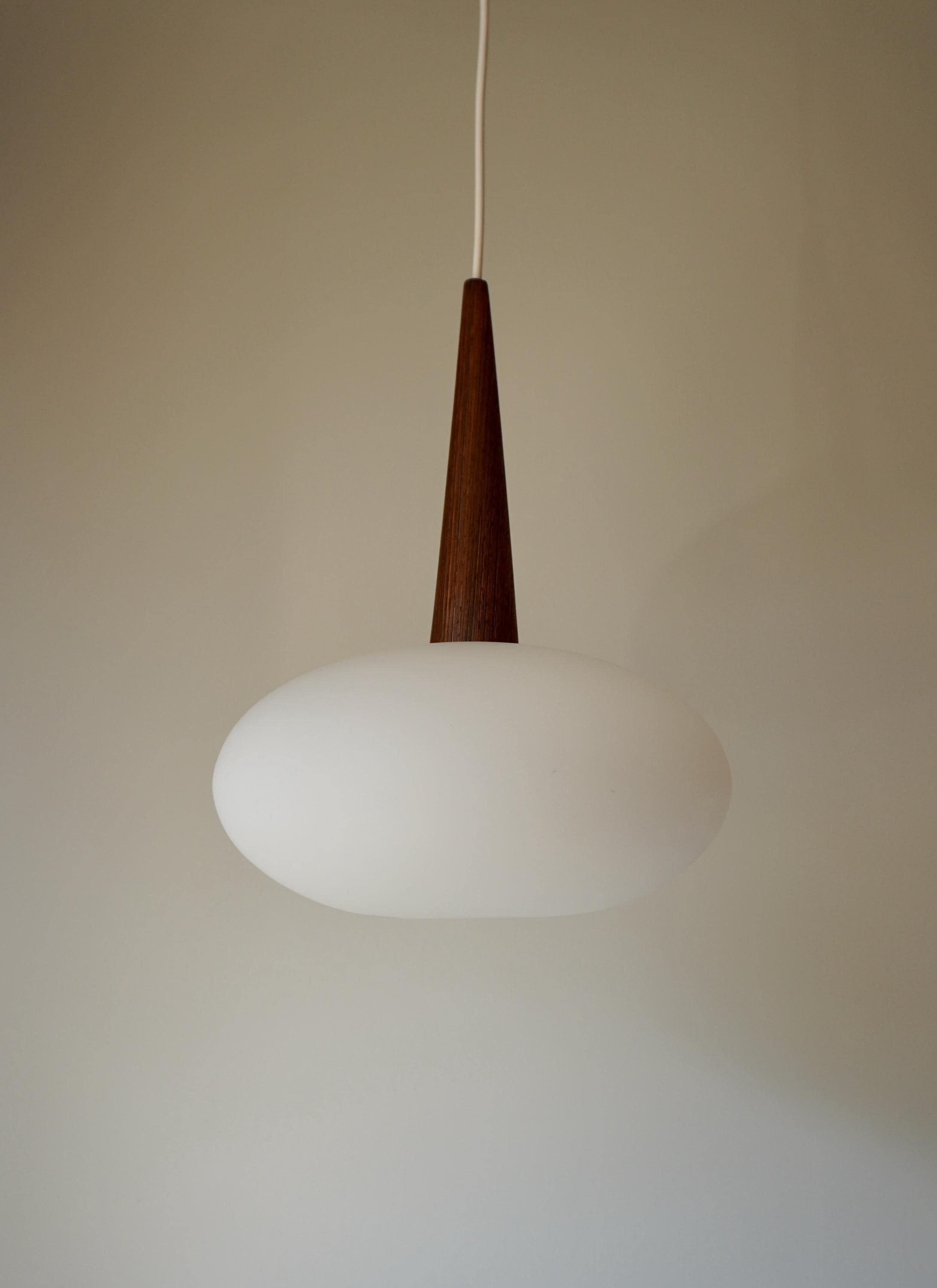 Ø30 medium vintage Philips NG 74 milk white satin glass balloon teak finial pendant light lamp 1960s sixties mid century Dutch design