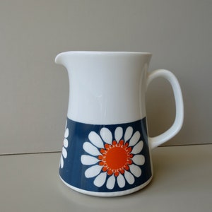Daisy large creamer milk jar vintage Figgjo Flint design Norway Turi Gramstad Oliver mid century modern Scandinavian Norwegian flower