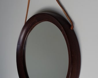 W1144 miroir rond bois bois wengé palissandre africain faux ébène 1960s milieu du siècle moderne Dutch design bracelet en cuir plat