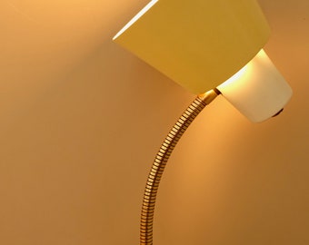 Adjustable 1970s clip on pastel yellow table working desk lamp wall light gooseneck brass Hala Zeist Dutch mid century design H. Busquet