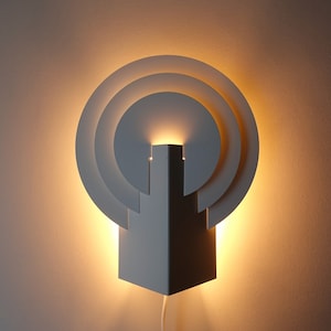 Vintage graphic Lyskaer aluminum Danish design disc layered metal white wall light lamp sconce bauhaus 1980s mid century modern Bauhaus