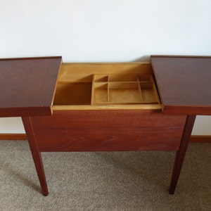 Exkl. Mid Century dänisch Teak Furnier Nähkästchen Holz Holz Stylisch edel modern Aufbewahrung Beistelltisch Skandinavisch 1960er Jahre Dänemark