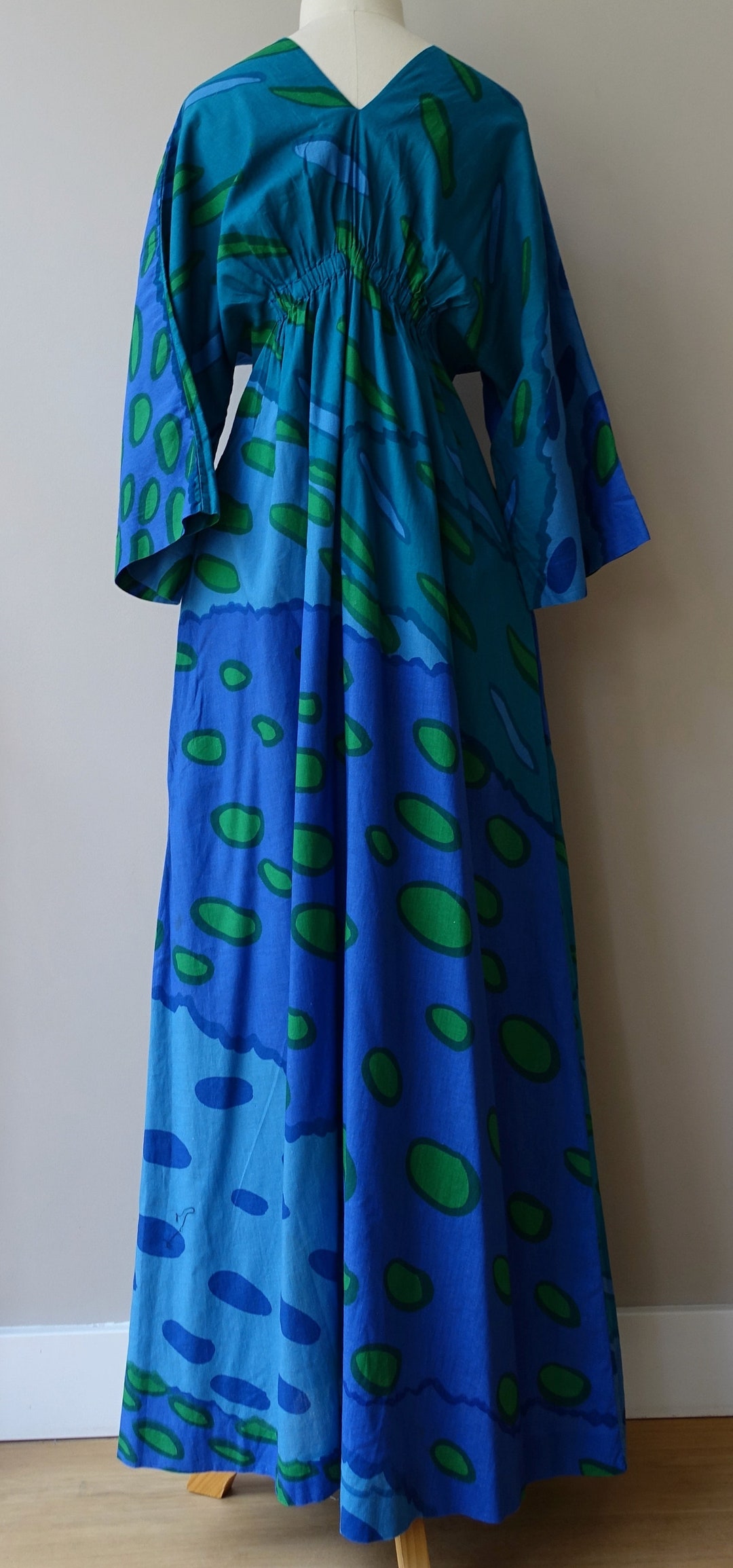 〈美品〉マリメッコ LOKKI CREPE / LAGUUNI DERSS marimekko（マリメッコ）の「LOKKI CREPE / LAGUUNI DRESS