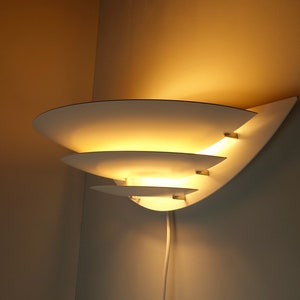 Mint condition XL Oslo white metal wall light lamp Kurt Nørregaard Louis Poulsen lamella large graphic design mid century modern Denmark
