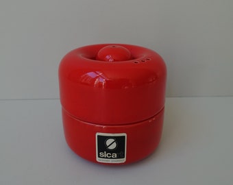 Mint condition vintage red Sicart nesting pepper and salt shakers Italian seventies mid century Spagnolo ceramics Italy