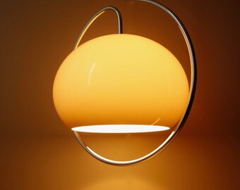 Very large 1970s Herda Amsterdam chrome curved acrylic shade pendant hanging light lamp mid century modern rise and fall pull down peanut