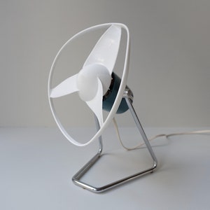 Working Calor 1960s blue white table fan ventilator desktop with box and booklets mid-century modern electronics 951 bivolt