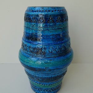Great condition rare model vintage classic Bitossi hand signed numbered vase Aldo Londi Rimini blue Italian ceramics 1960s mid century