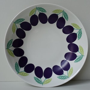 Rare vintage Arabia Pomona deep dish bowl plate round with lid Raija Uosikkinen plum decor Finland Finnish mid century modern art ceramics