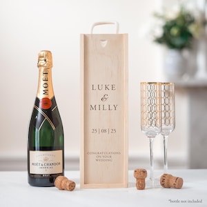 Gepersonaliseerde bruiloftflesdoos | Gepersonaliseerd verlovingshuwelijkscadeau | Gepersonaliseerde verloofde champagne houten flessendoos cadeaus voor koppels