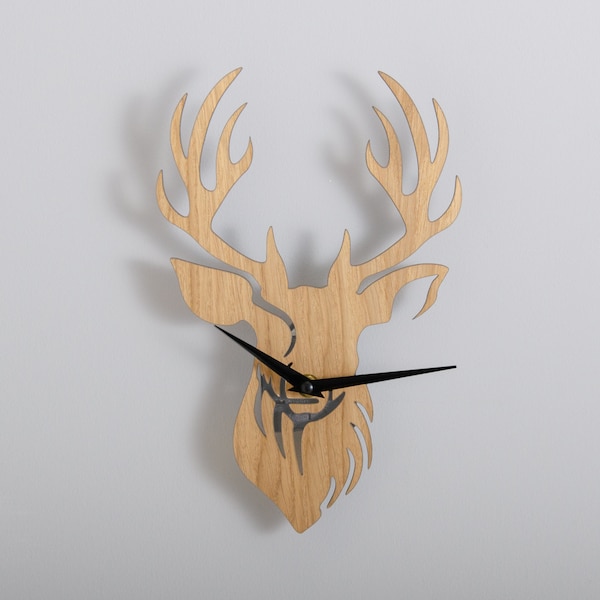 Tête de cerf en bois de chêne horloge cerf tête de cerf rouge horloge cadeaux pour la maison cadeaux pour la famille nouvelle maison anniversaire cerf cadeau personnalisé temps