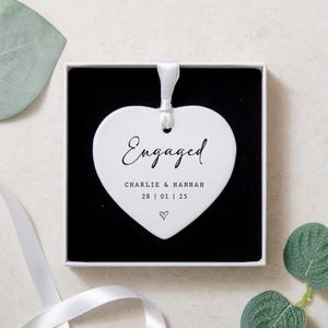 Gepersonaliseerde verlovingscadeau Verloving liefdeshart Keramische geschenkfles Decoratie Verloofd aandenken Verlovingsdatum Ornament Paar geschenken