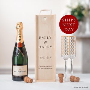 Gepersonaliseerde verlovingsflessendoos Gepersonaliseerde verlovingscadeau aanwezig Gepersonaliseerde verloofde champagne houten flessendoos Cadeau paar Bruiloft