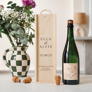 Personalised Wedding Bottle Box | Personalised Engagement Wedding Gift | Personalised Engaged Champagne Wooden Bottle Box Couple Gifts
