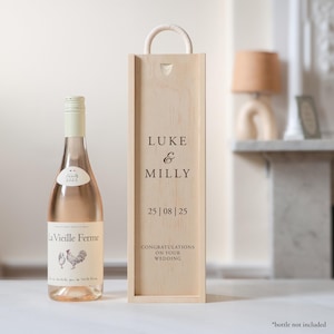 Gepersonaliseerde bruiloftflesdoos | Gepersonaliseerde verlovingshuwelijkscadeau Aanwezig Gepersonaliseerde verloofde champagne houten flessendoos Cadeaus voor koppels