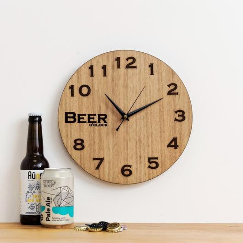 Пивные часы. Часы с пивом. Beer Clock. Beer o'Clock. It's Beer o'Clock.