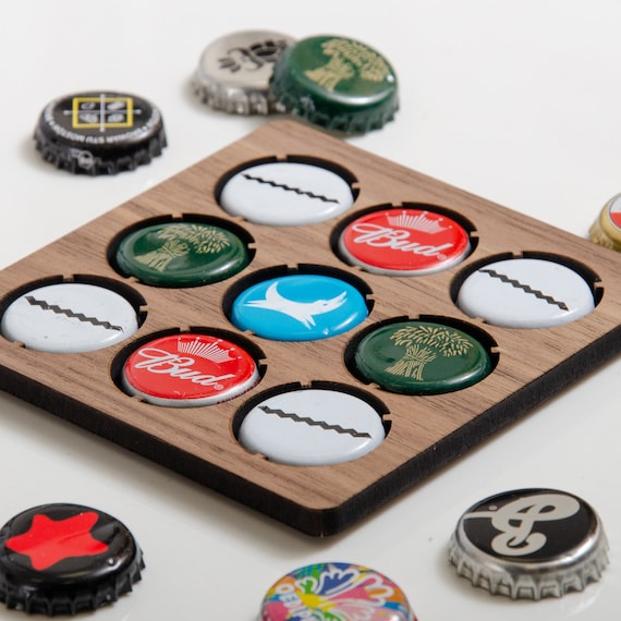 Cadre Collectionneur De 70 Bouchons De Bière - Design Chope En Bois - Déco Murale Originale