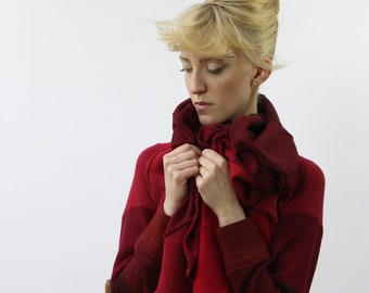 manteau rouge fantaisie coolawoola, pull upcyclé en laine pure, cape mérinos pure