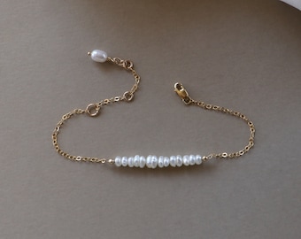 14k Gold Filled Freshwater Pearl Bar Bracelet, Dainty Ivory Rice Pearl Gold Chain Bracelet, Elegant Freshwater Pearl Gold Filled Bracelet