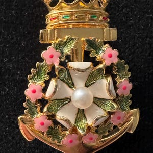 Joan Rivers Queen Mary Brooch /Pin