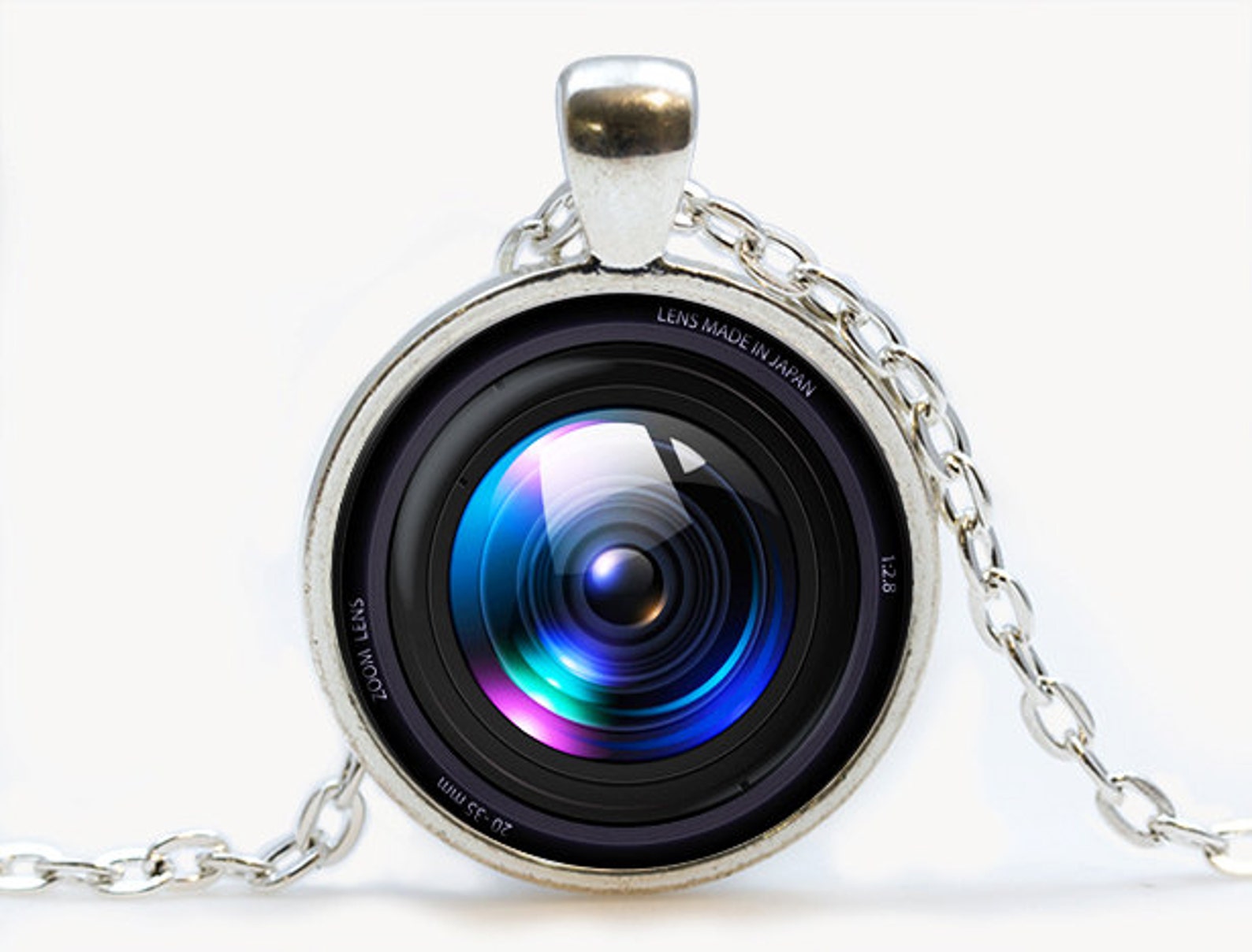 Camera Lens pendant. Camera Necklace. Camera jewelry. Birthday Etsy