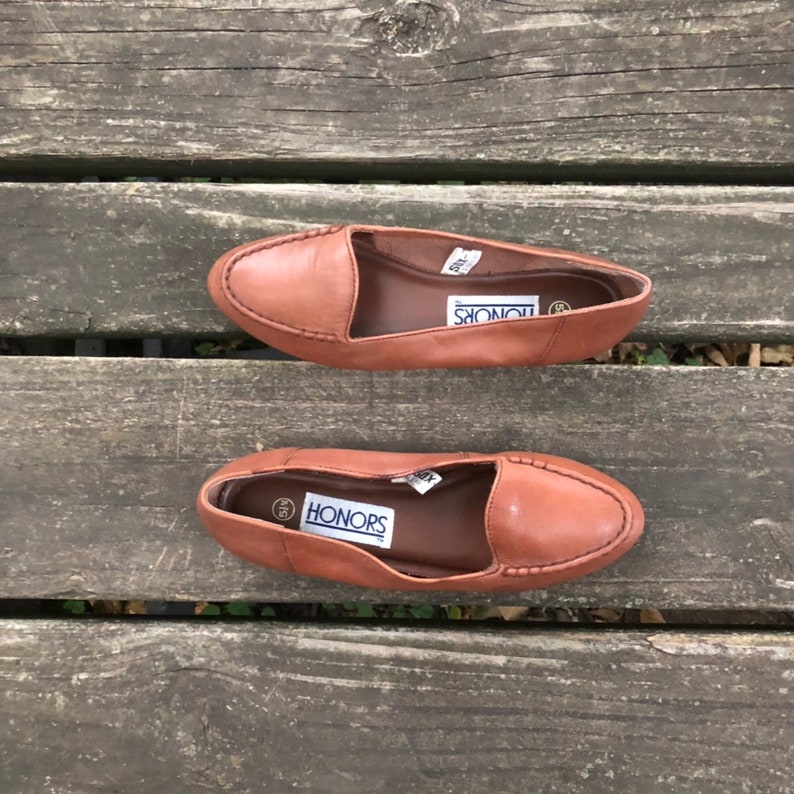 Size 5.5 W Brown Leather Slip Ons Flats Honors Wide Width Women/'s Vintage Shoes