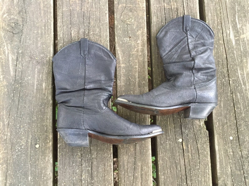 womens low cowboy boots