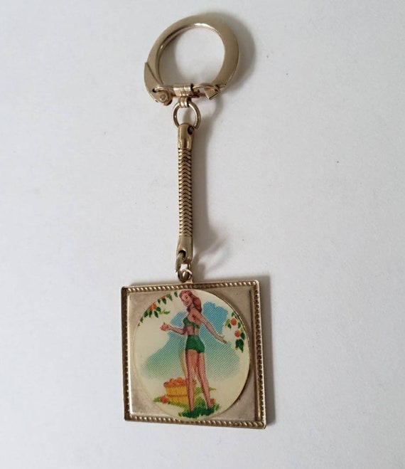 Pin-Up Girl Lenticular Keychain, Vintage Nudie, B… - image 2
