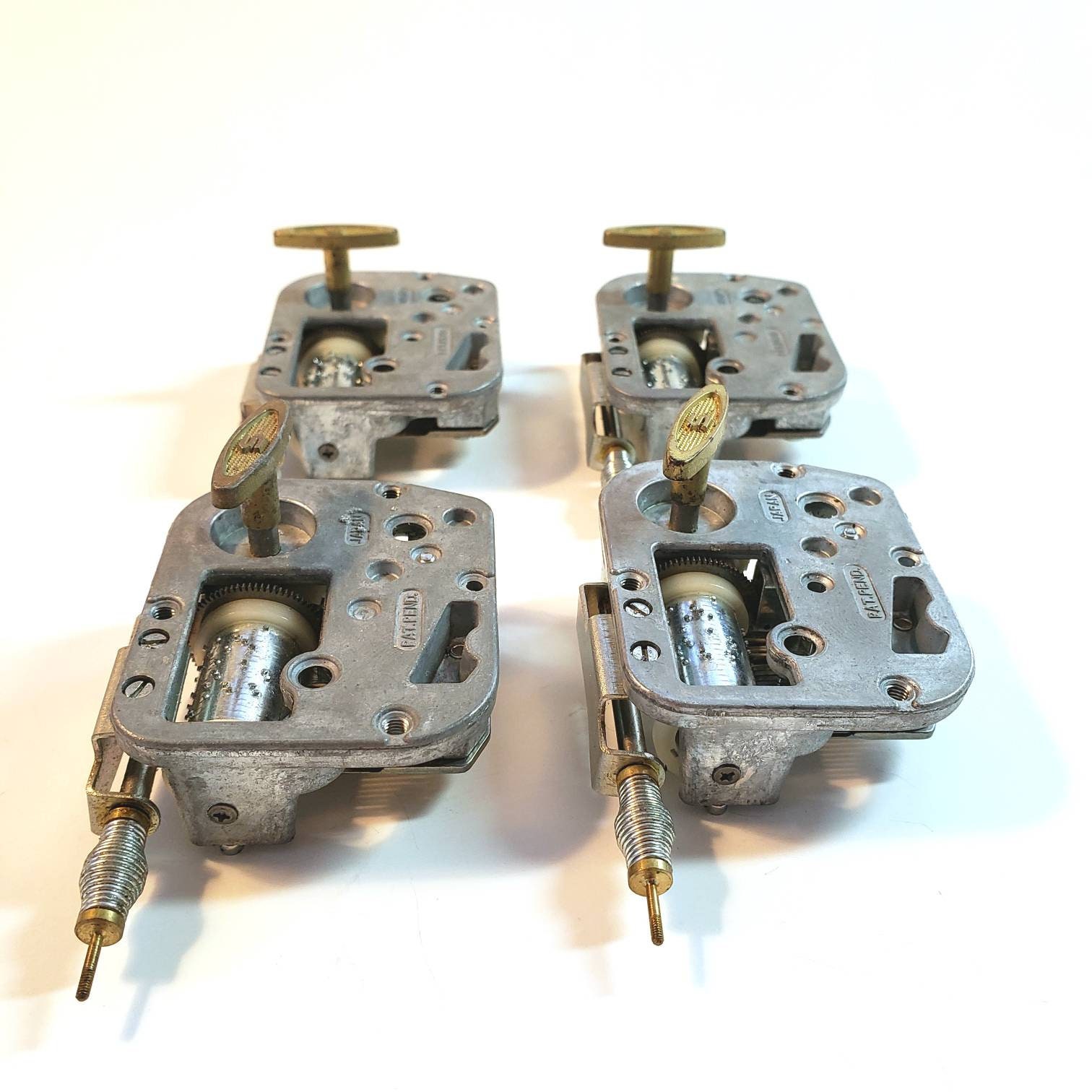 REUGE Sankyo ムーヴメント Sankyo Music Box Movements, 20 Teeth, Stamped AB, Lot of 4