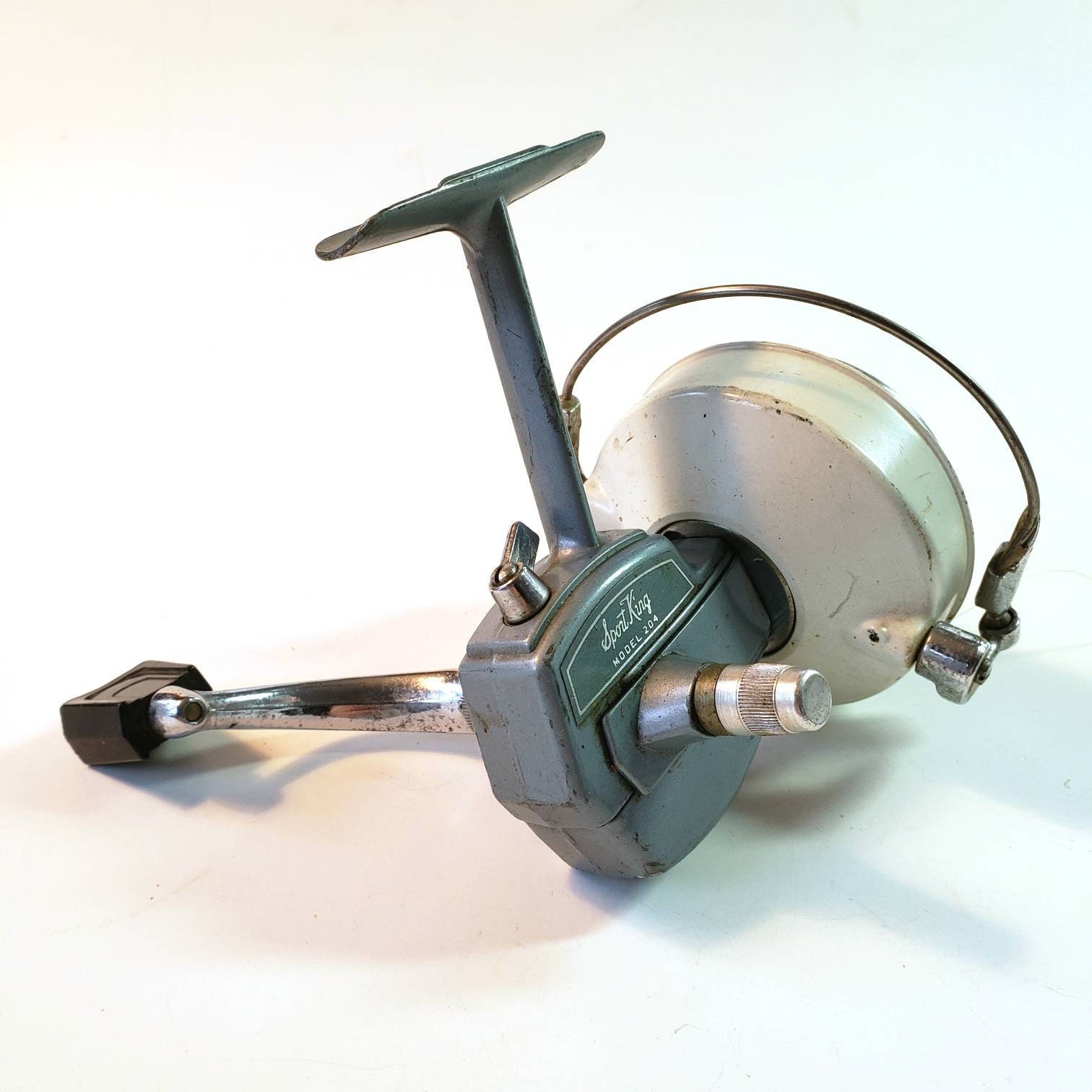 Sport King Fishing Reel Model 204, Light Blue and White, Good Working