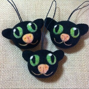 Black Cat Ornament, Needle Felted Wool, Halloween, Folk Art OOAK Gift