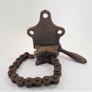 Vulcan No. 1 Pipe Vise, 1/8 to 2 in. Pipe, Drop-Forged in U.S.A., J. H. Williams & Co., Buffalo N.Y., Chain Vise, Antique Pipe Clamp