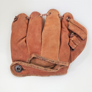 Child&#39;s Leather Baseball Glove - Vintage Youth 6&quot; Unbranded - Metal Button