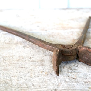 Antique Blacksmith Tongs Farrier Tools Hand Forged Primitive Bench Made 19  14 