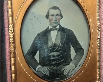 1800&#39;s Victorian Ambrotype Photograph, Man&#39;s Portrait, Antique Black and White Photo, Antique Ambrotype Portrait, 1/9 Plate