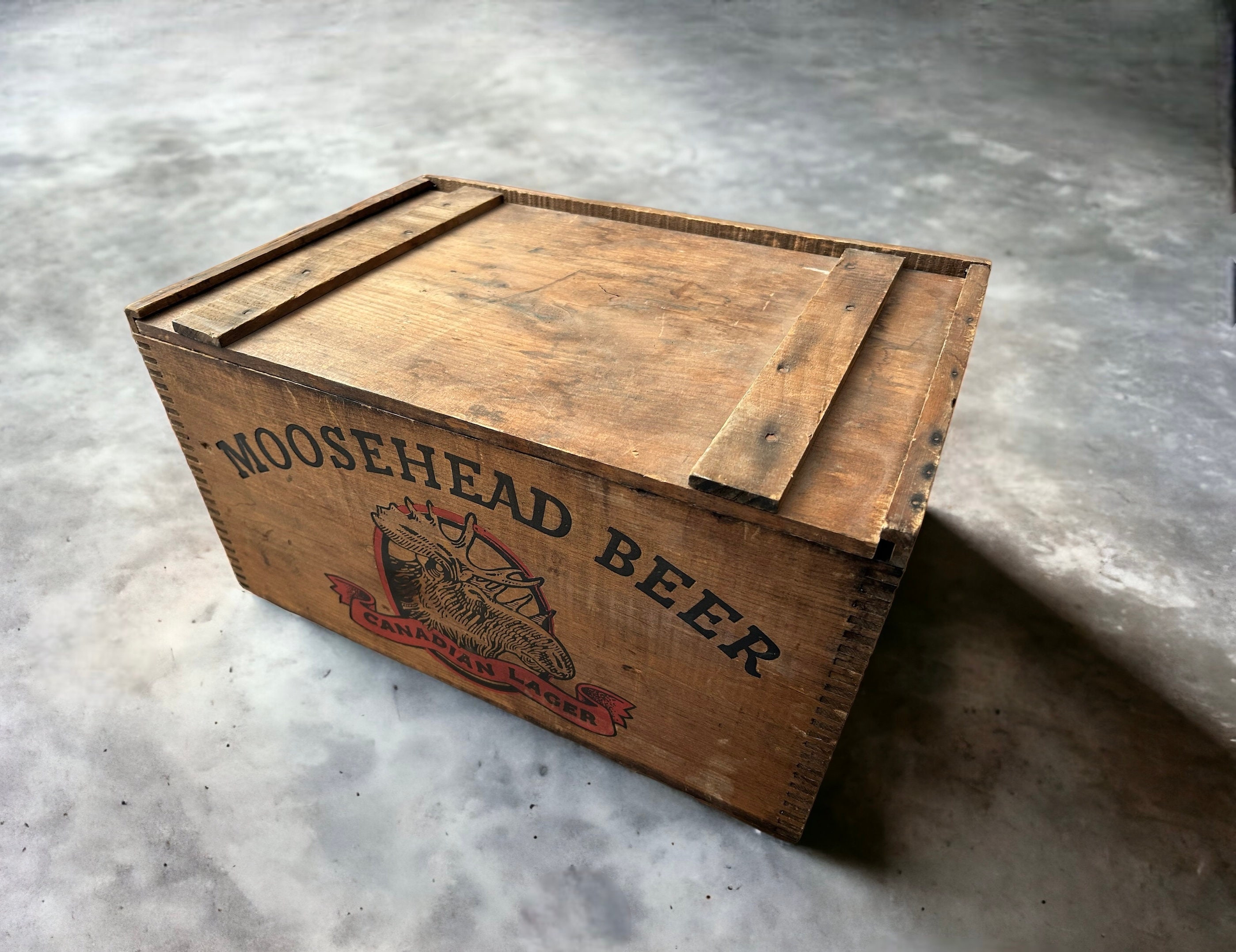 Vintage Moosehead Beer Canadian Lager Wood Beer Crate