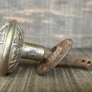 Brass Doorknob with Rusty Spindle and Rossette, Antique Eastlake Design Door Knob, Ornate Victorian Brass Doorknob, Architectural Salvage, Bild 8