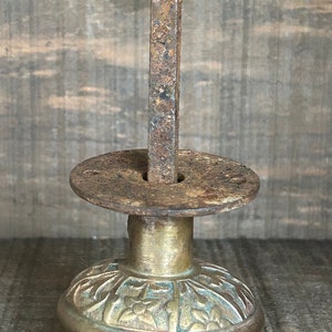 Brass Doorknob with Rusty Spindle and Rossette, Antique Eastlake Design Door Knob, Ornate Victorian Brass Doorknob, Architectural Salvage, Bild 6