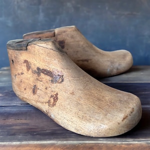 Set of Two Small Hand Carved Cobbler Shoe Forms, Antique Shoe Form Pair, Cobbler Shoe Save, Cobbler Shoe Forms, Antique Shoe Stretchers