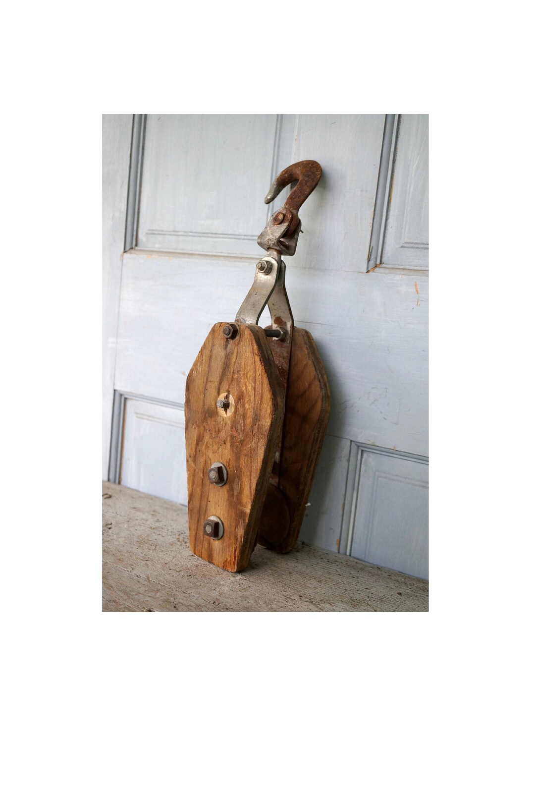 Vintage Metal and Wood Pulley, Vintage Rope Pulley, Rustic Home Decor