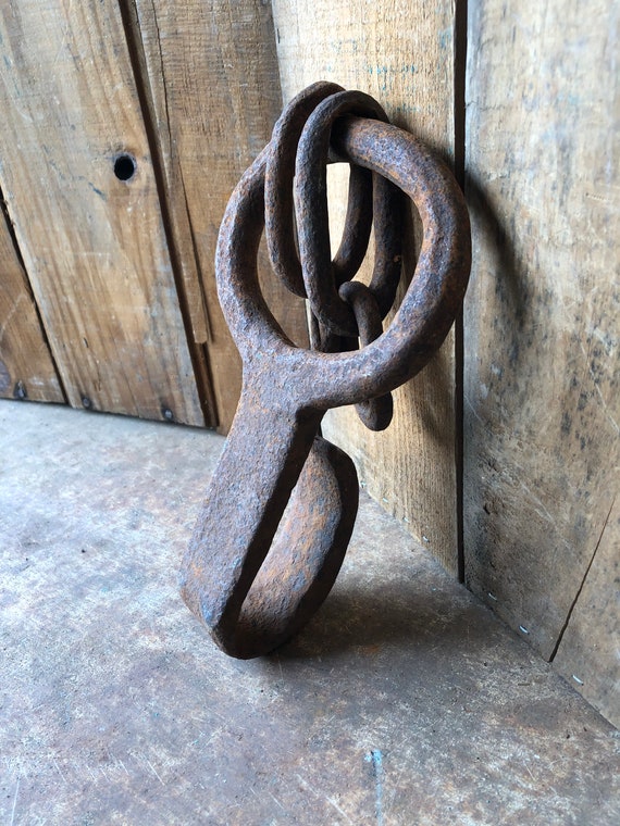 OLD VINTAGE RARE HAND FORGED RUSTIC IRON CHAIN WITH HOOK FOR MULTIPURPOSE  USE