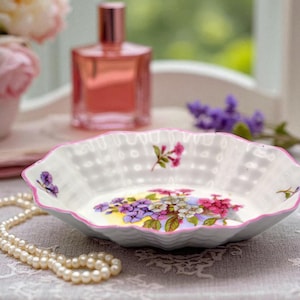 Shelley Fine Bone China Trinket Dish – “Stocks” Pattern 13428 – England Vintage Floral Oval Bowl – 1920s-40s Collectible