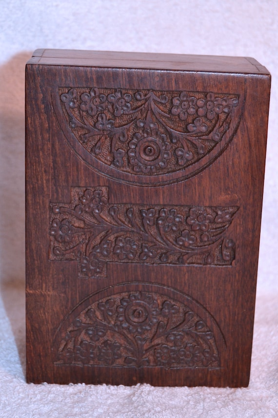 Vintage handcarved wooden jewelry Gem