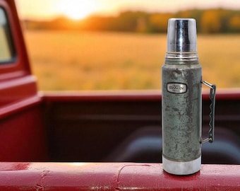 Stanley Thermos Bottle – Timeless Vintage Green Metal Flask, Retro Lunchbox Drink Thermos, Collectible Gear
