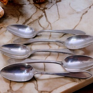 Vintage WM Rogers Lufberry Pattern Table Spoon - Silverplate Flatware